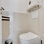 Apartment Nation *
